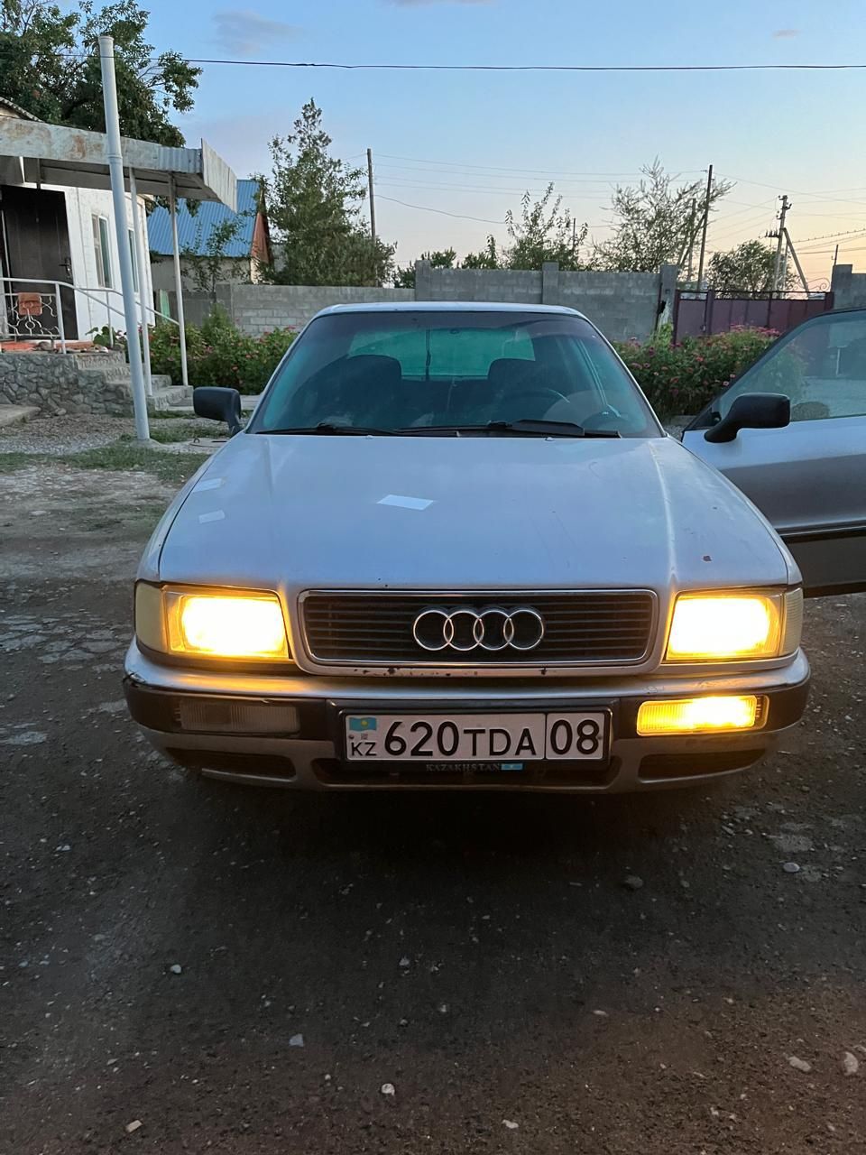 Продаётся Ауди Б-4 1993г.в