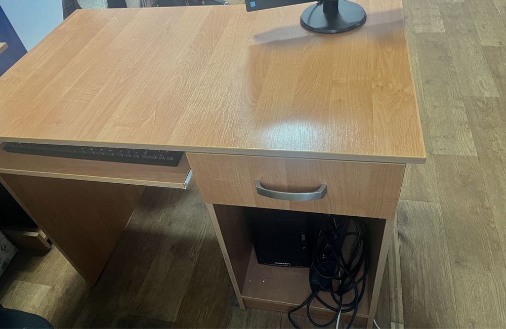 Продам офисный стол