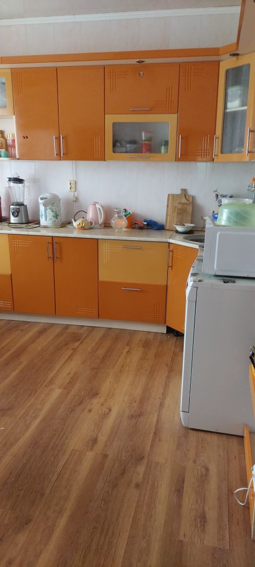 Продам дом одноэтажный 180 кв м  , участок 14 соток , районный центр