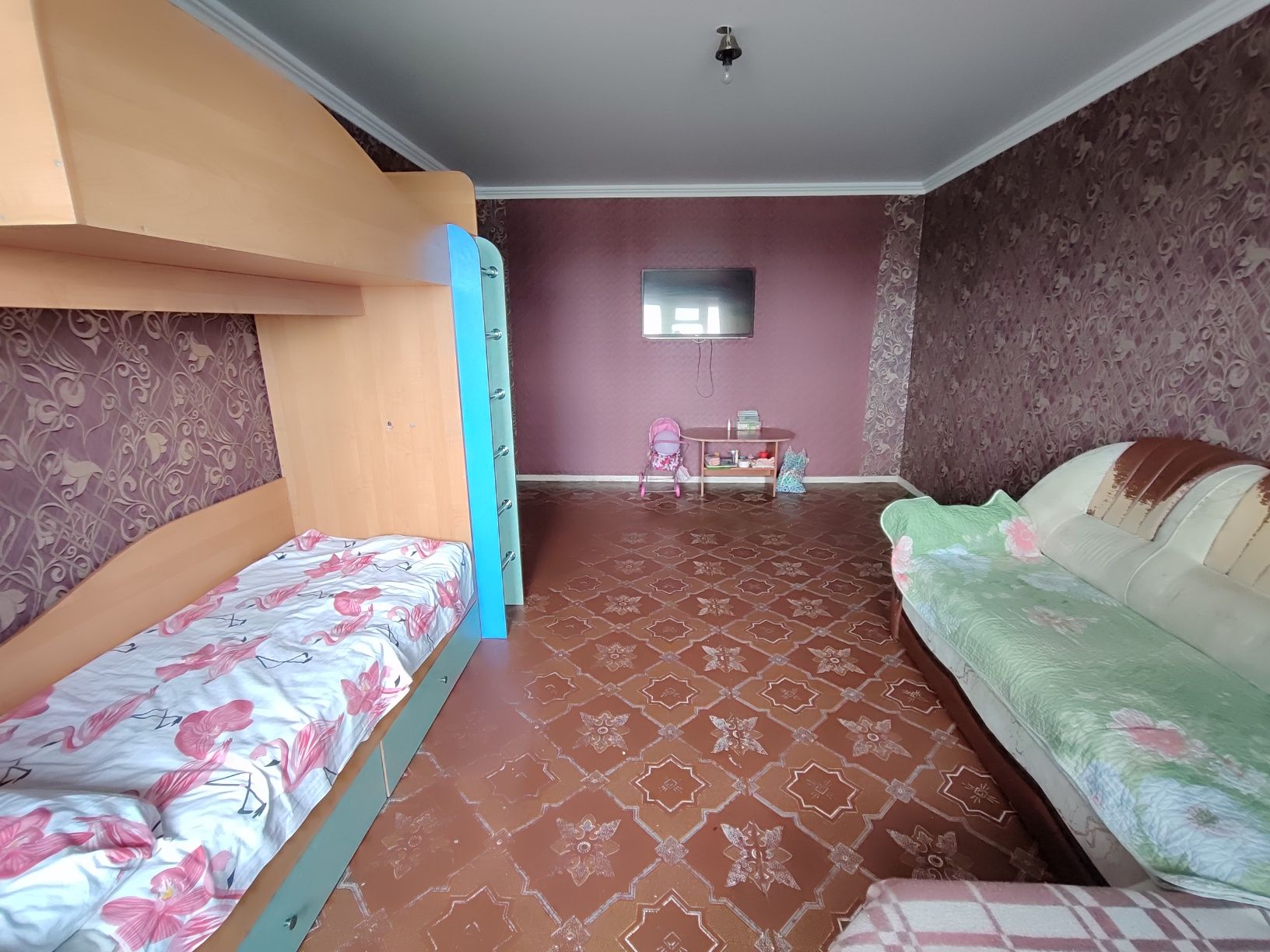 Продается 2-комн (4-83, 9 эт)