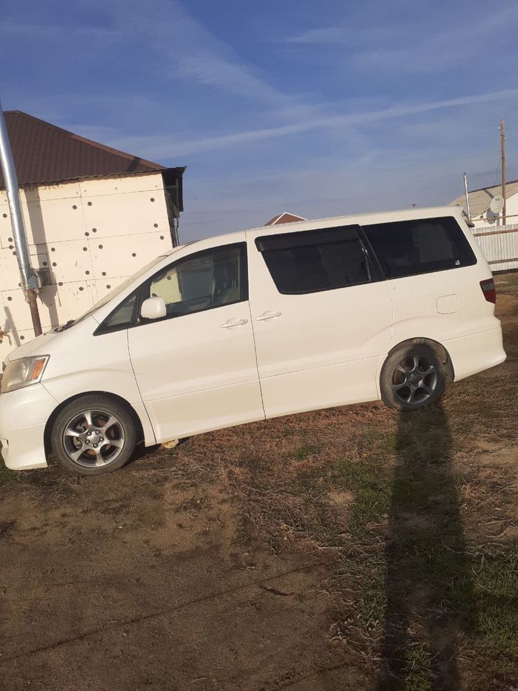 Toyota Alphard 2005