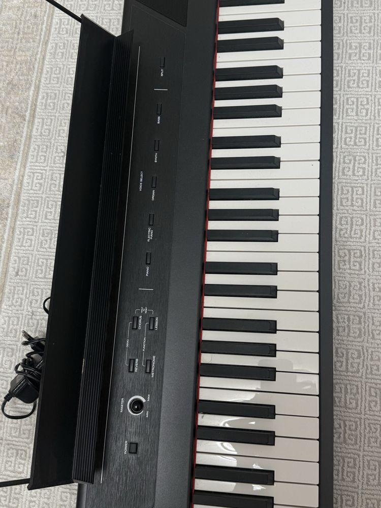 Продается цифровое пианино Alesis recital в отличном состоянии