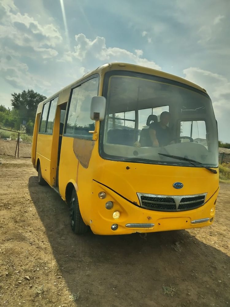 Продам или обменяю автобус [JAC]