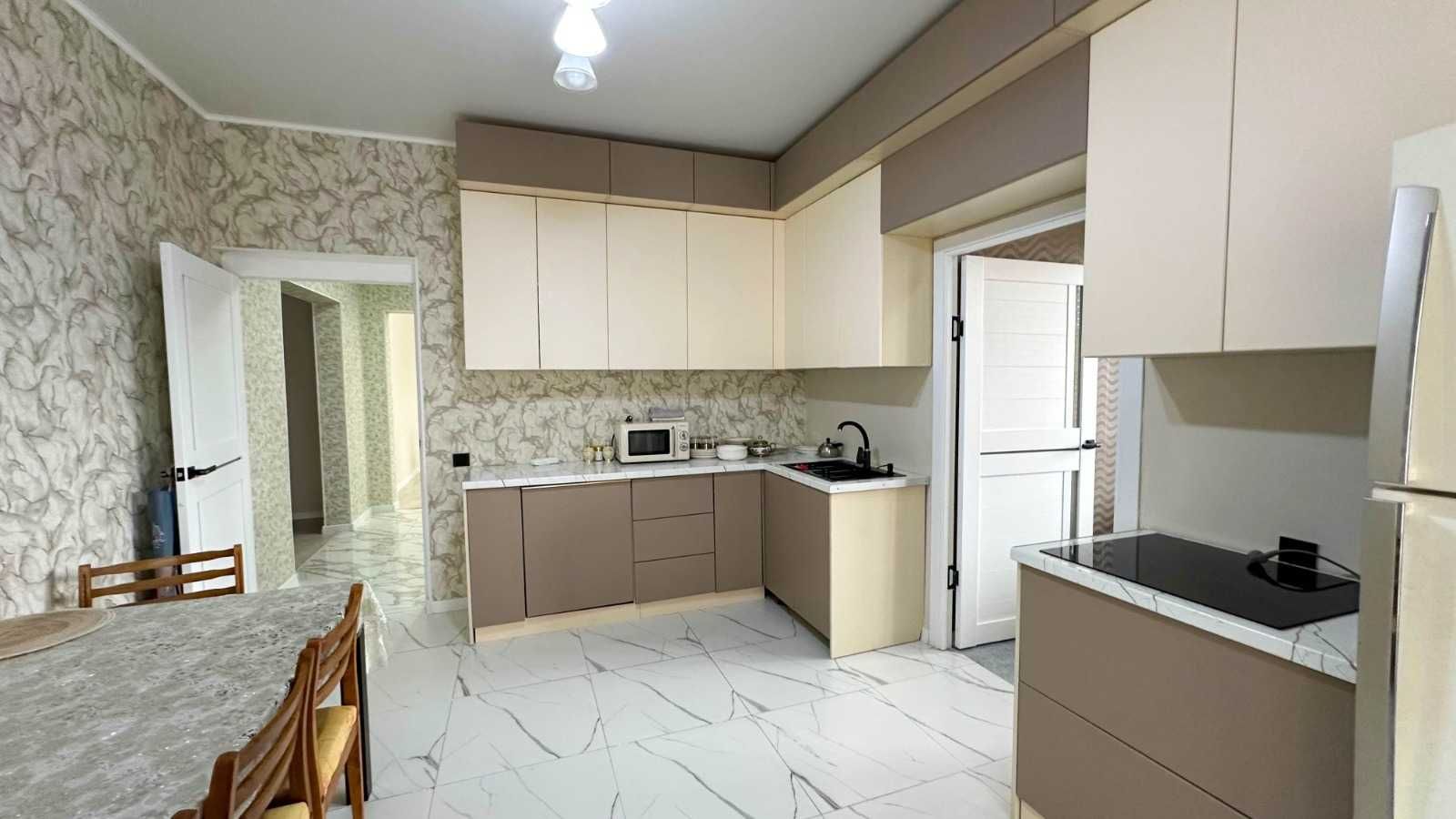 Продам 5 комнатный добротный дом в Жастаре 1  Айман ИмпериЯ