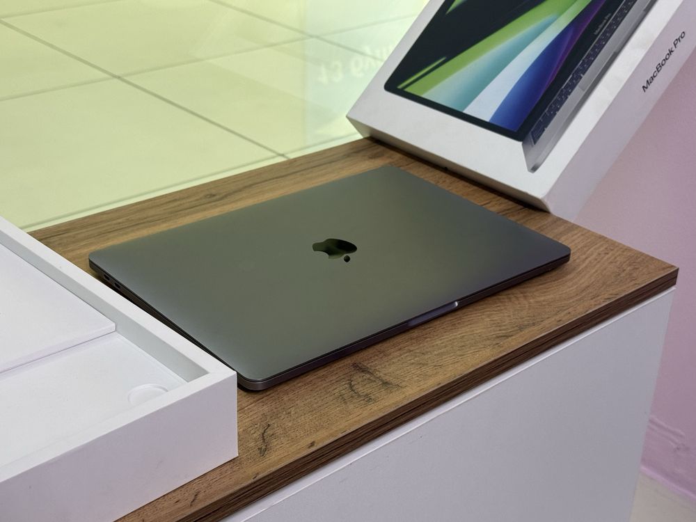 Идеал Apple MacBook Pro 13 M1 Chip 2022/Макбук Про 13 М1 2020 мощный