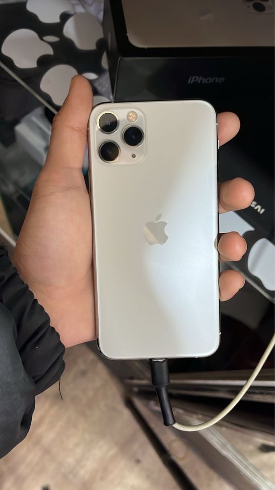 iPhone 11 Pro…..