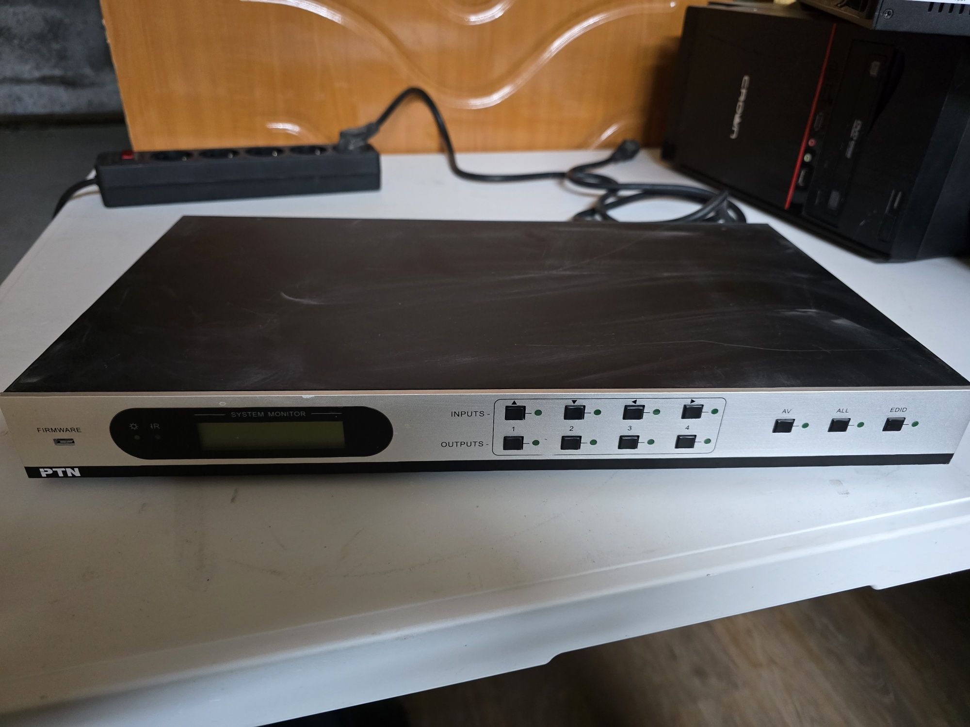 PTN MHD44 Матричный HDMI коммутатор 4 вх., 4 вых.