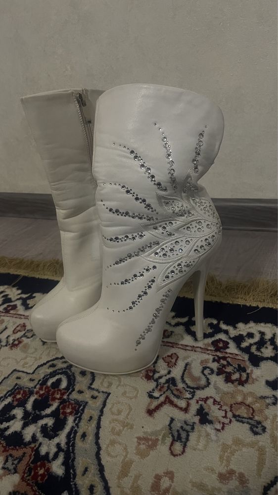 сапоги белые