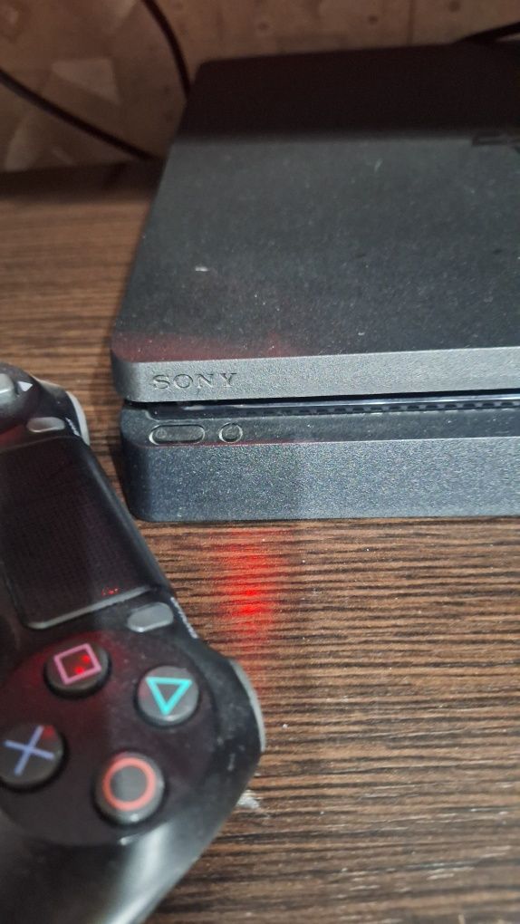 Sony PlayStation 4 slim