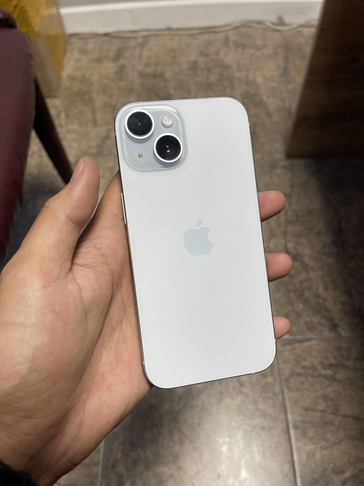 Телефон Iphone 15 128