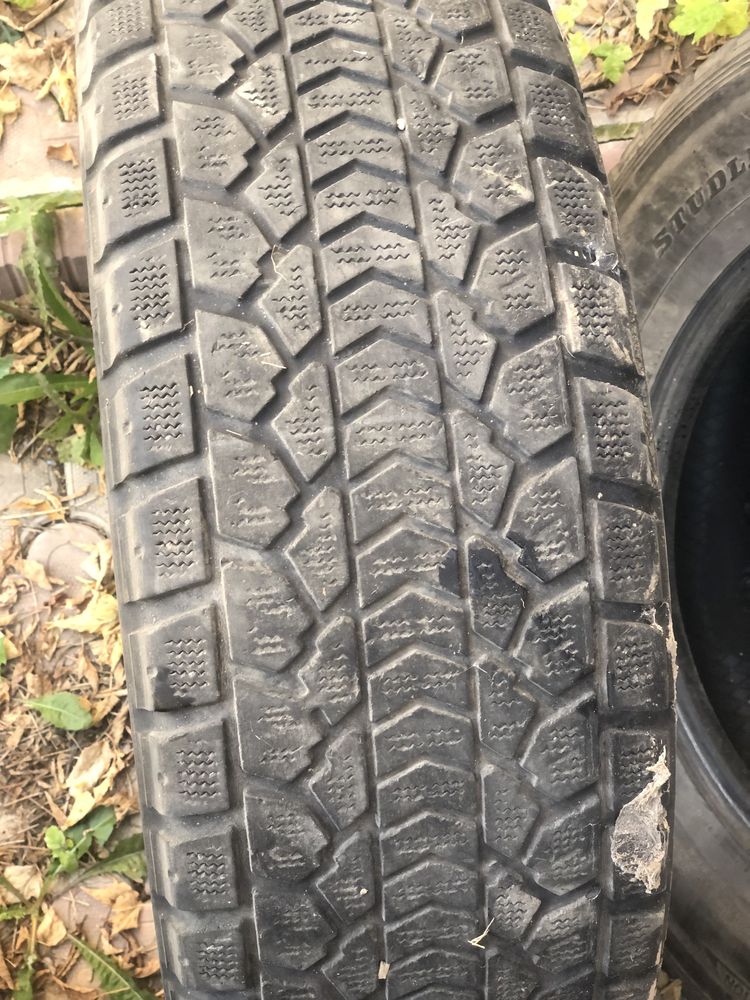 продам шины зимние б/у 265/65R17
