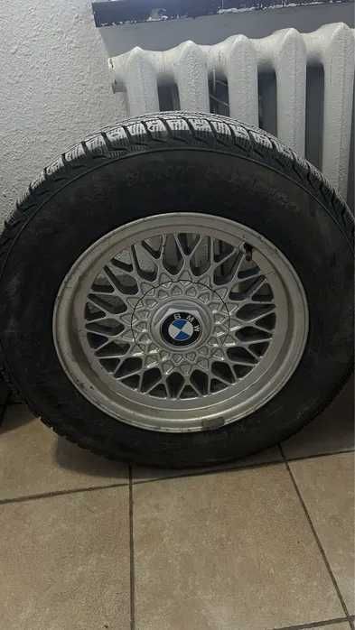 Продам шипованные шины Viatti 205/65r15 с титановыми дисками BMW
