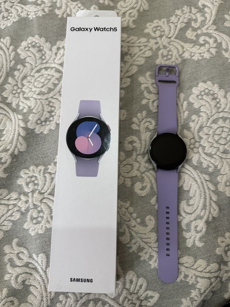 Продам часы galaxy новые в цвете лаванда