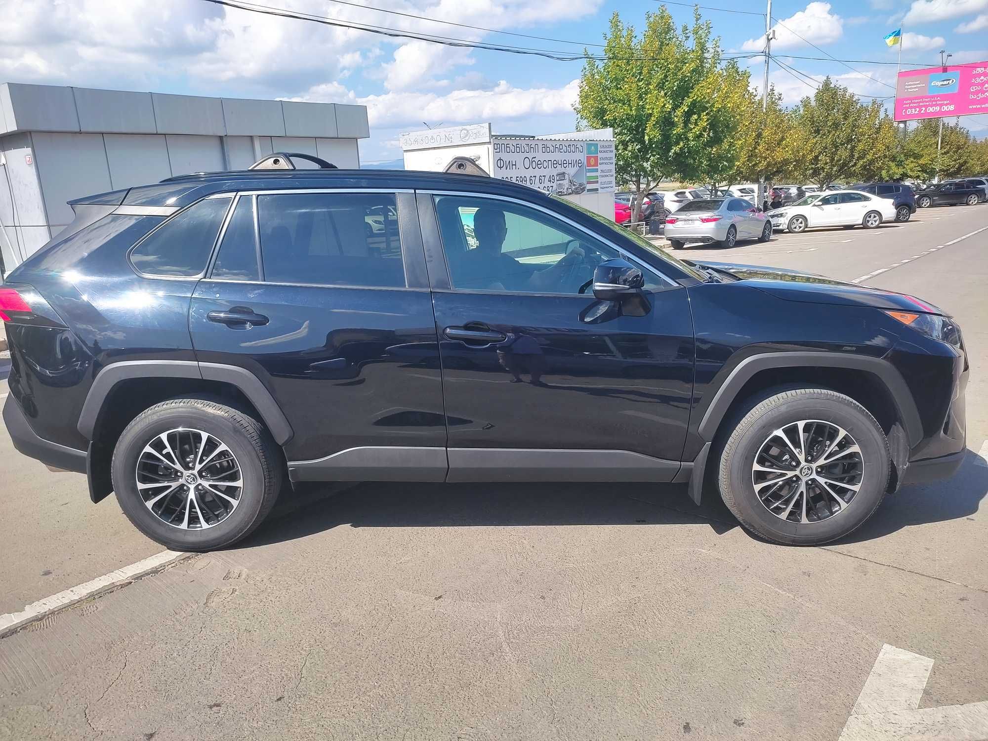 Кроссовер RAV 4 2019 г.