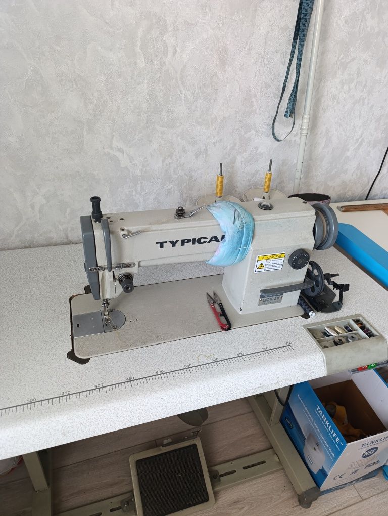 Срочно продам промышленную швеиную машину с оверлогом