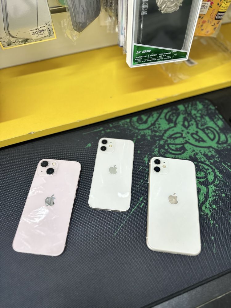 Продам айфоны 64,128гб
