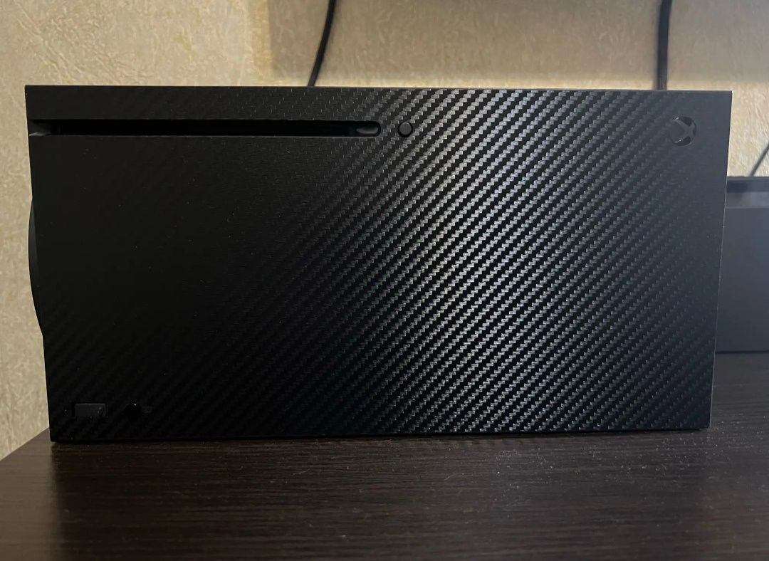 Xbox Series X 1TB 2 геймпада