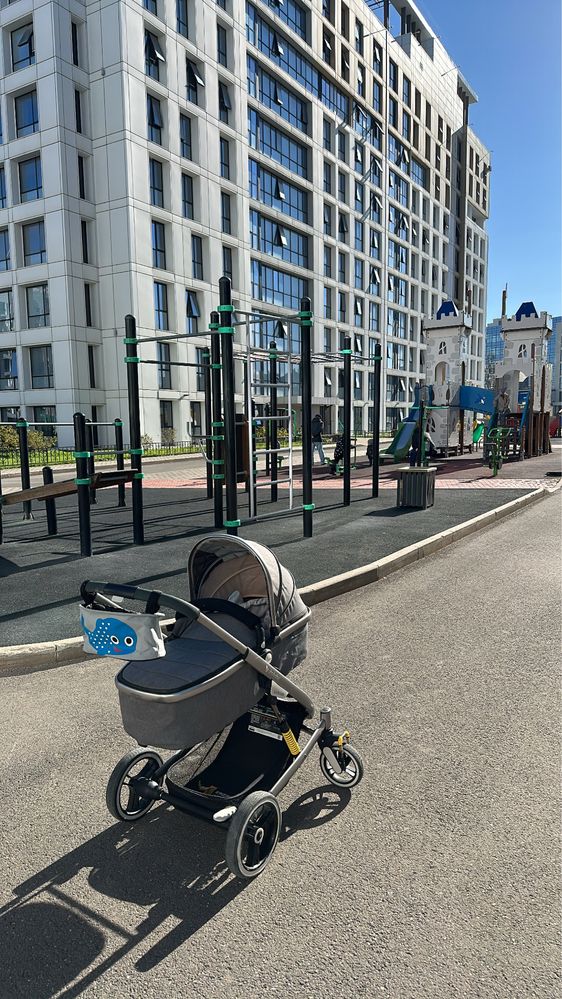 Продам коляску - трансформер Uhababy