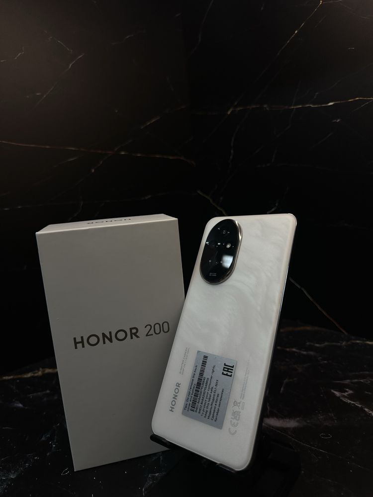 Honor 200.