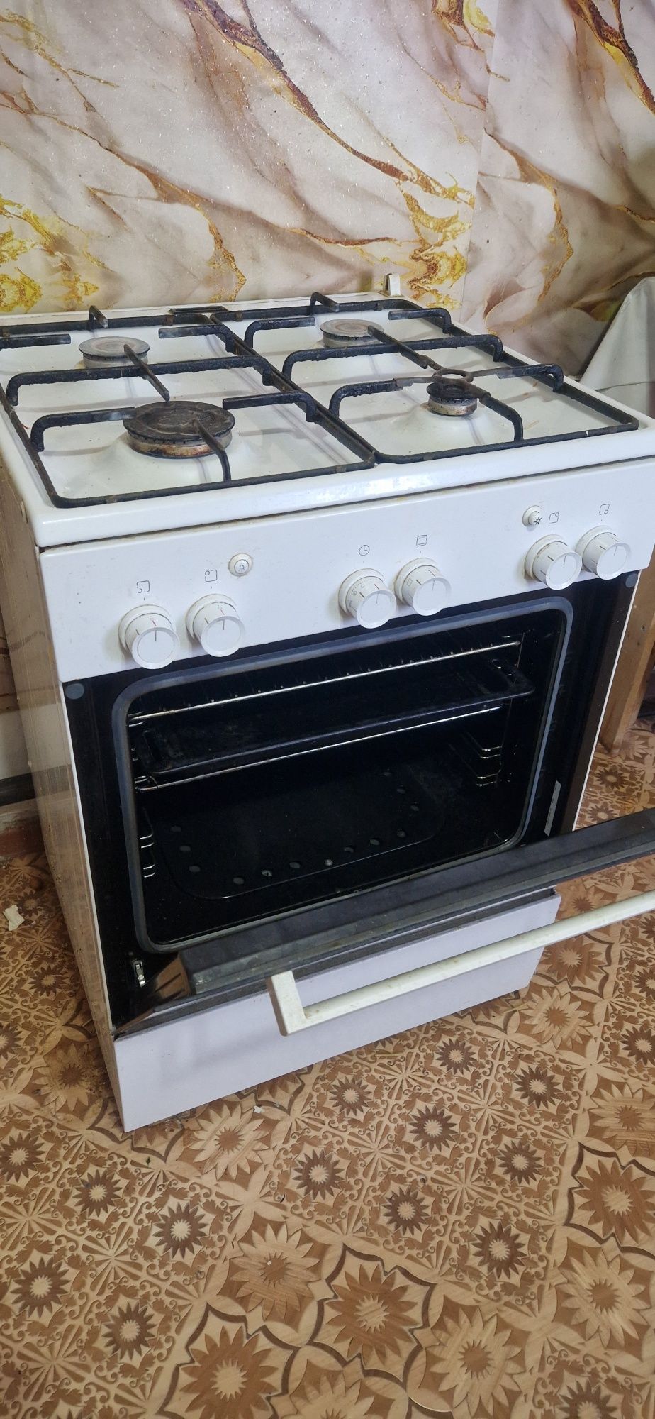 Продам газовую плиту в отличном состоянии