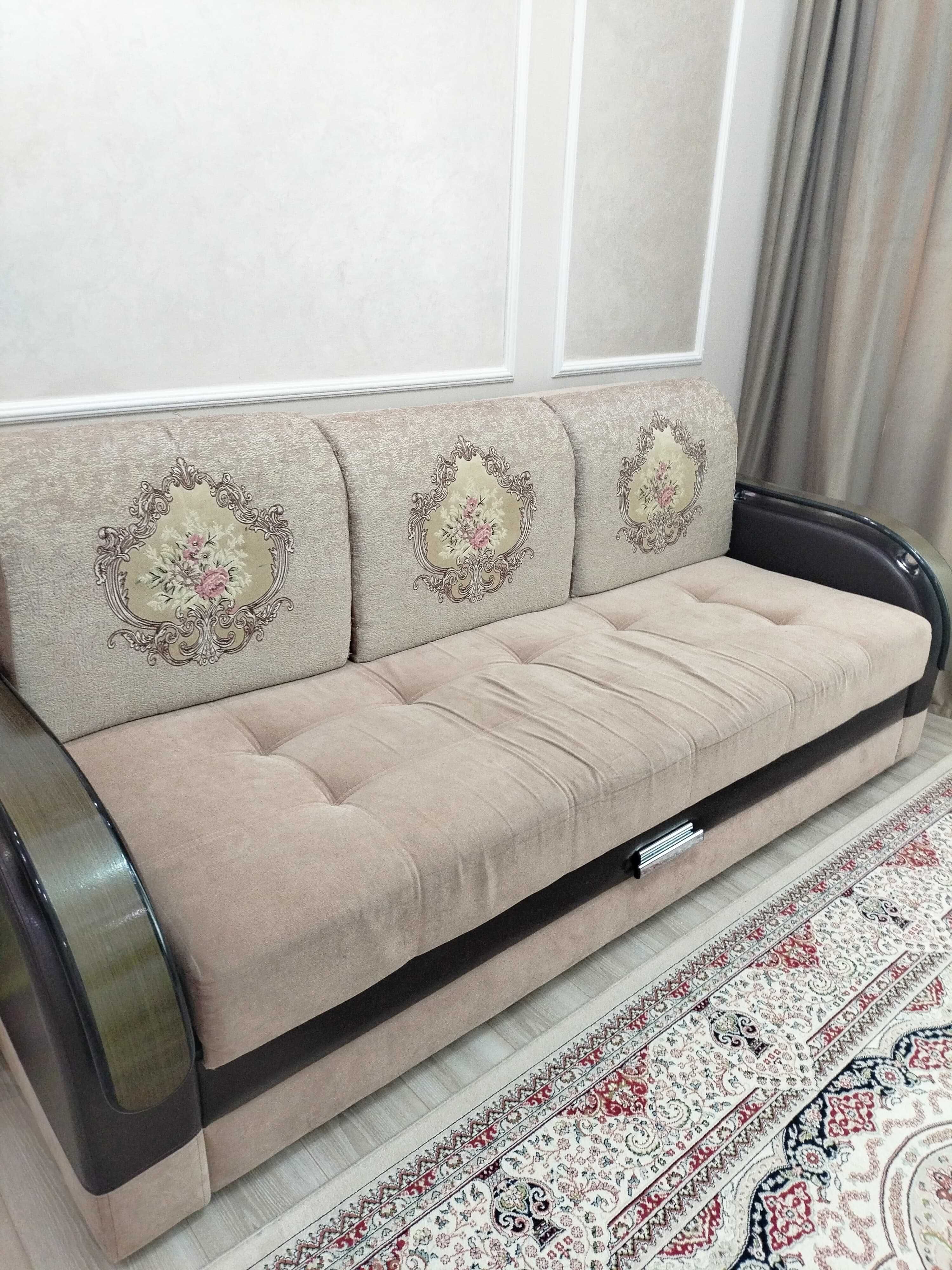 Ковер 2,5*3,5 в отличном состоянии