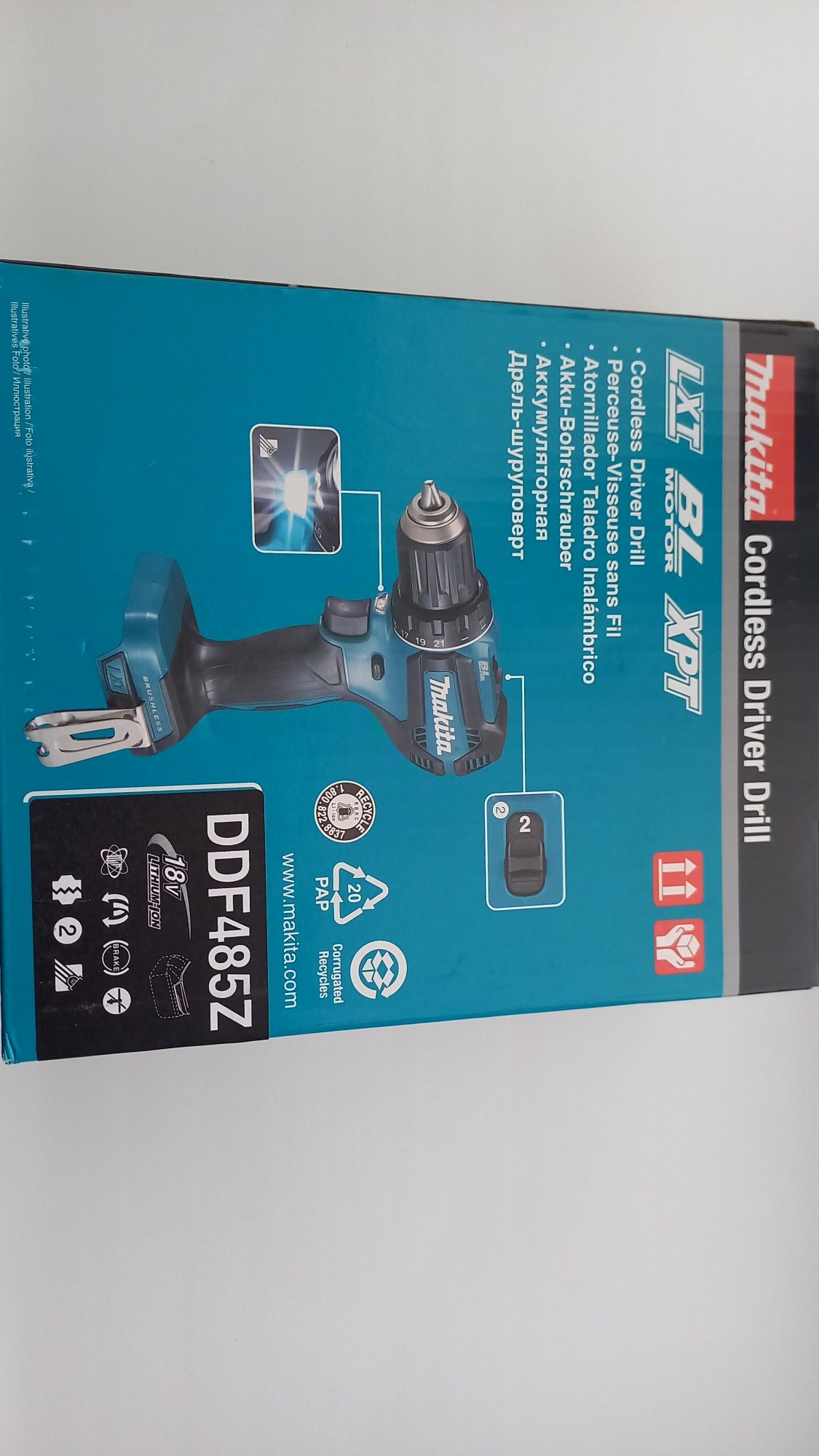 Аккумуляторная дрель шуруповерт  Makita
