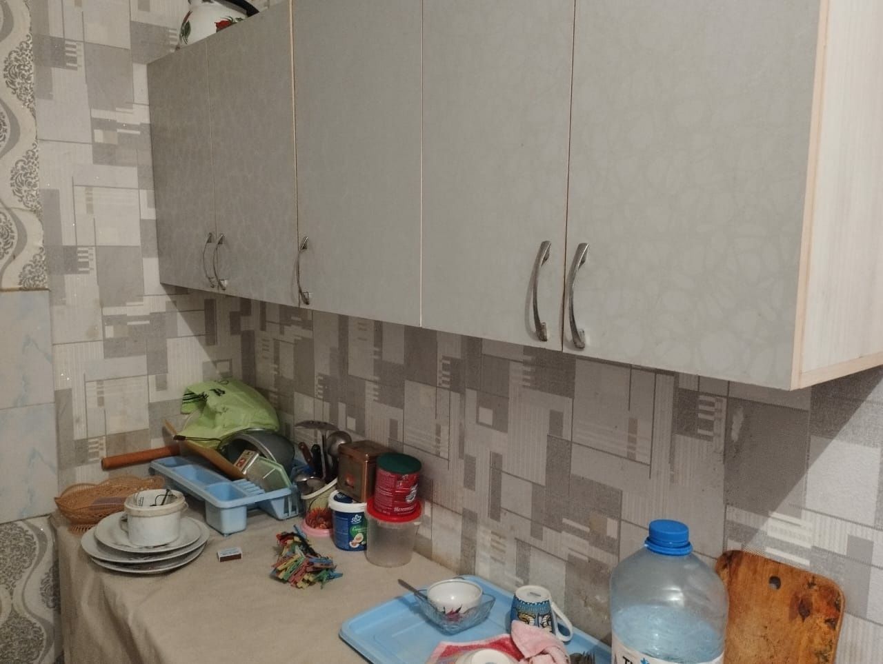 Продам однокомнатную квартиру бывший садик без балкона 28 квадратнов