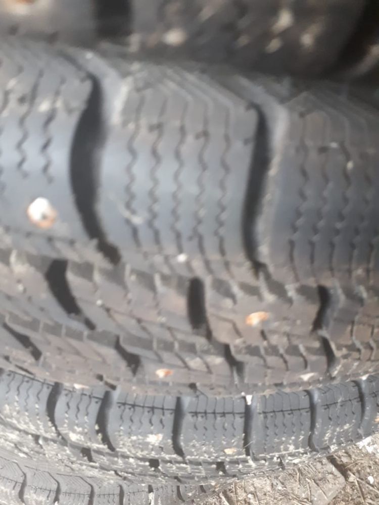 Автошины новые почти на Газель 6шт шипы