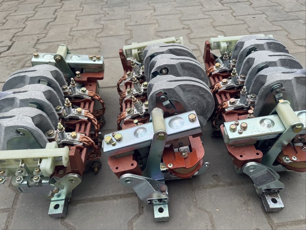Продам новые контакторы 250А (катушка 380V)-30 штук
