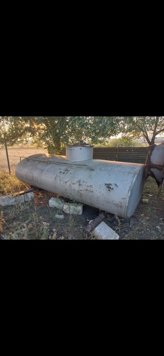 Продам Цистерну под дизельное топливо 4 куба или обмен предл .варианты