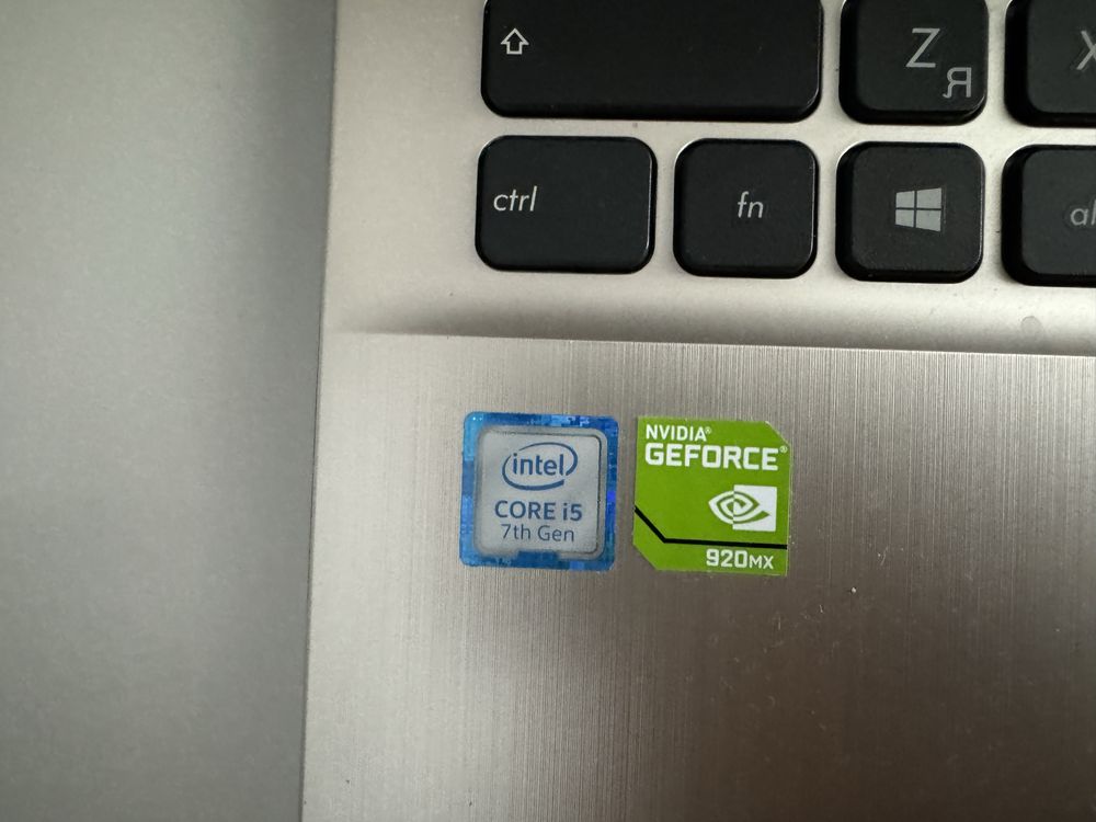 Ноутбук ASUS
