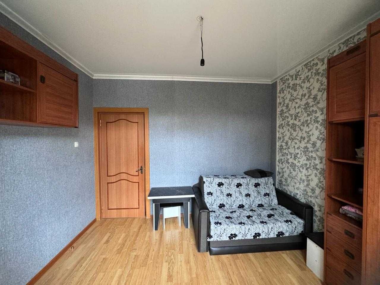 Продается 4-комнатная квартира в 16-микрорайоне (остановка Атлант)
