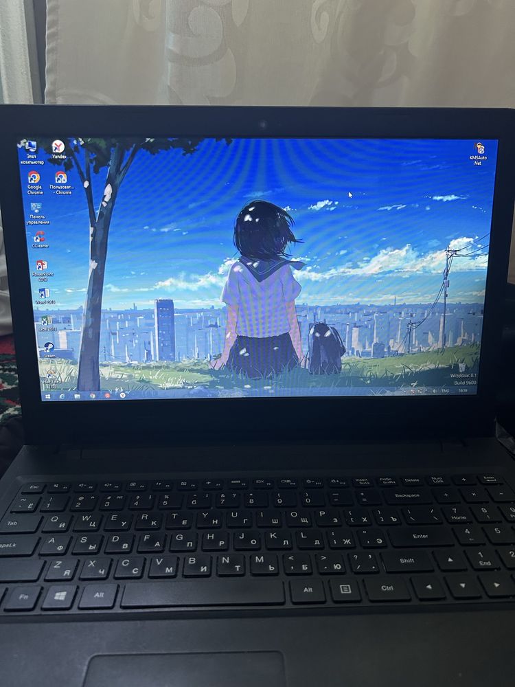 Lenovo Intel(R) Core(TM) i3-5005U CPU