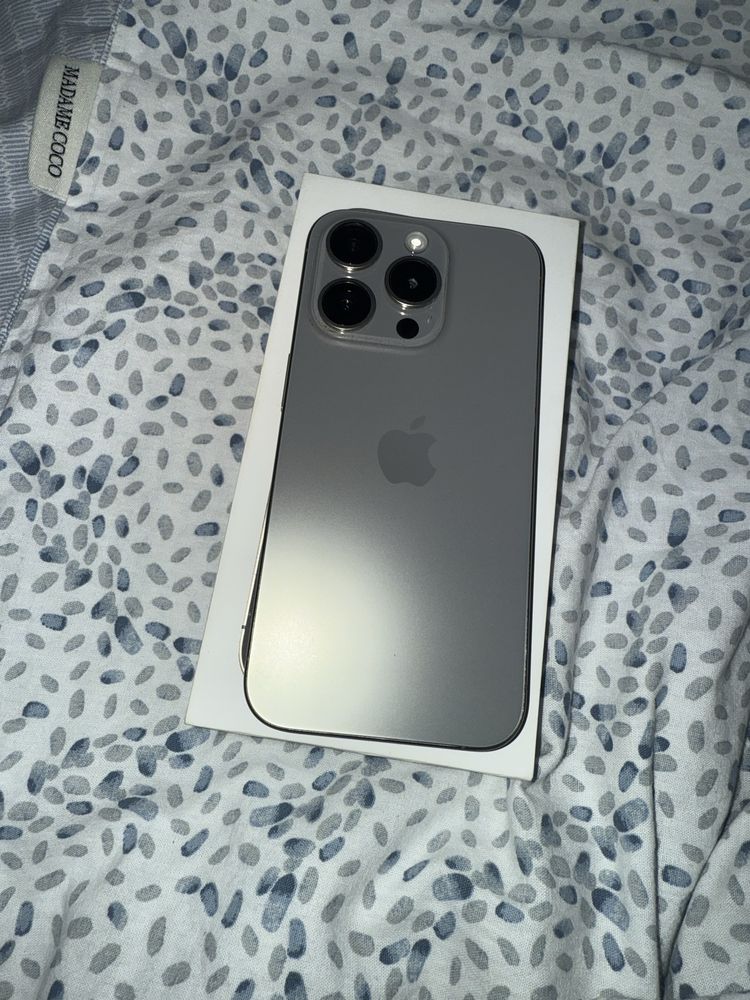 Продам iphone 15 pro титан 89% 256 гб