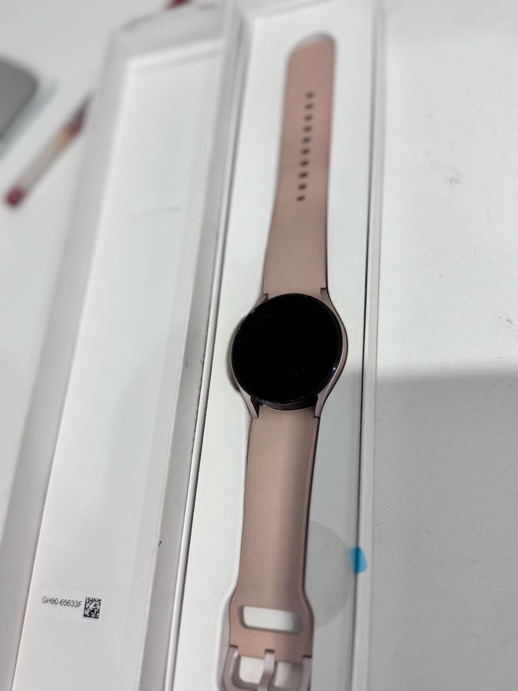 Часы samsung galaxy watch 4