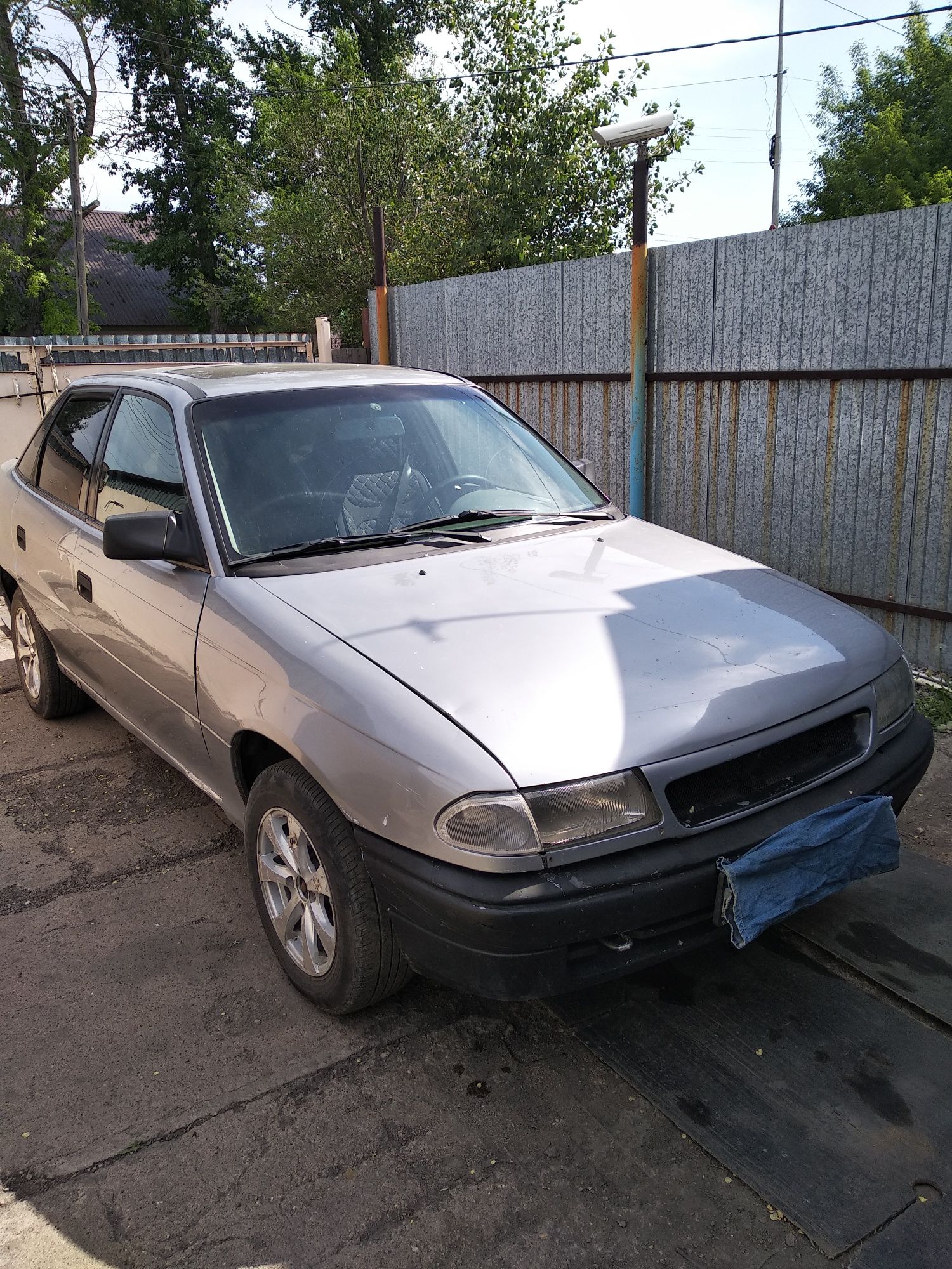 Продаю Опель астра 1994 года выпуска АКПП