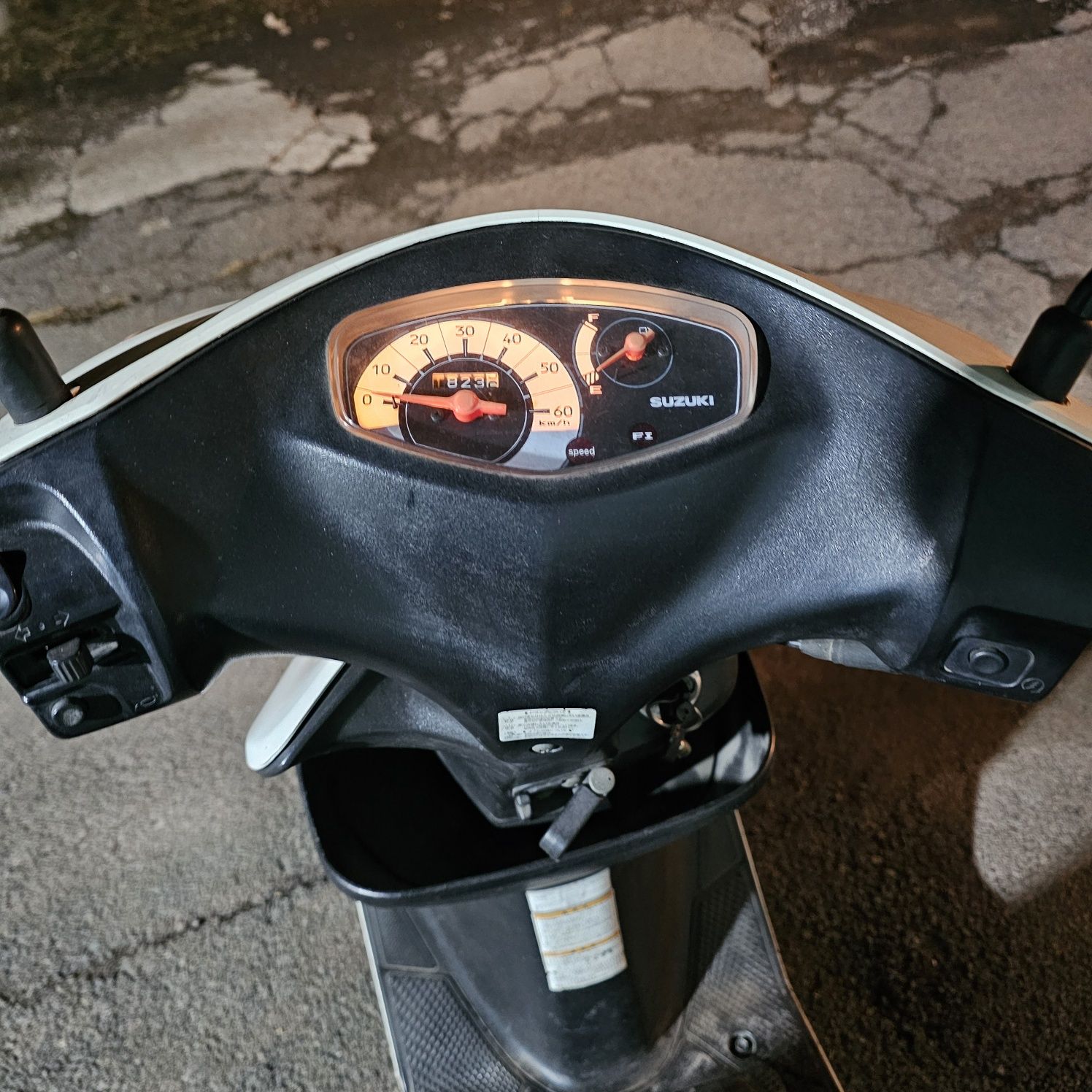 Suzuki address v50