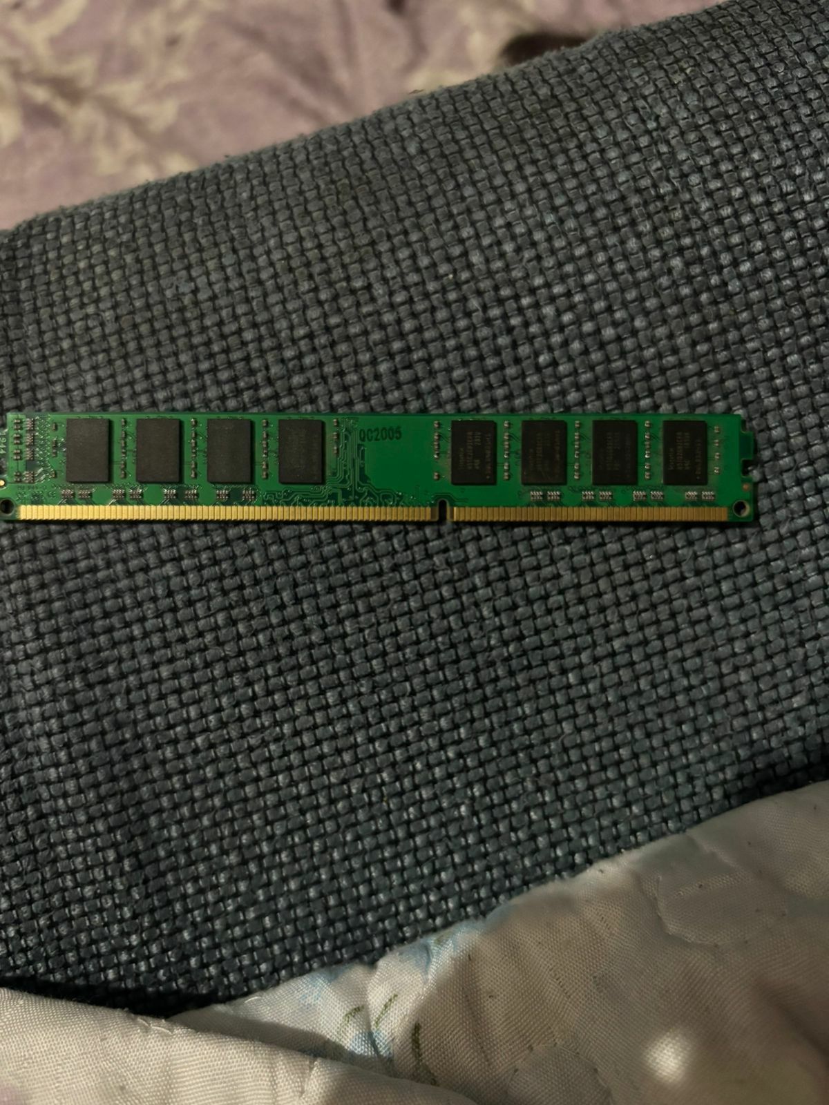 Продам оперативки память на компьютер DDR3 4 GB
