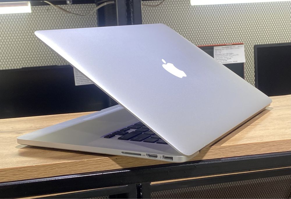 Macbook Pro 2015, 15-inch, 16/256gb, 9925/A10