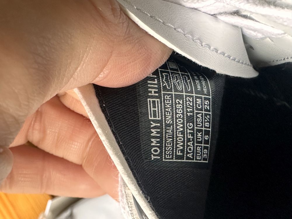 Новые кеды от Tommy Hilfiger, стильные, мягкие