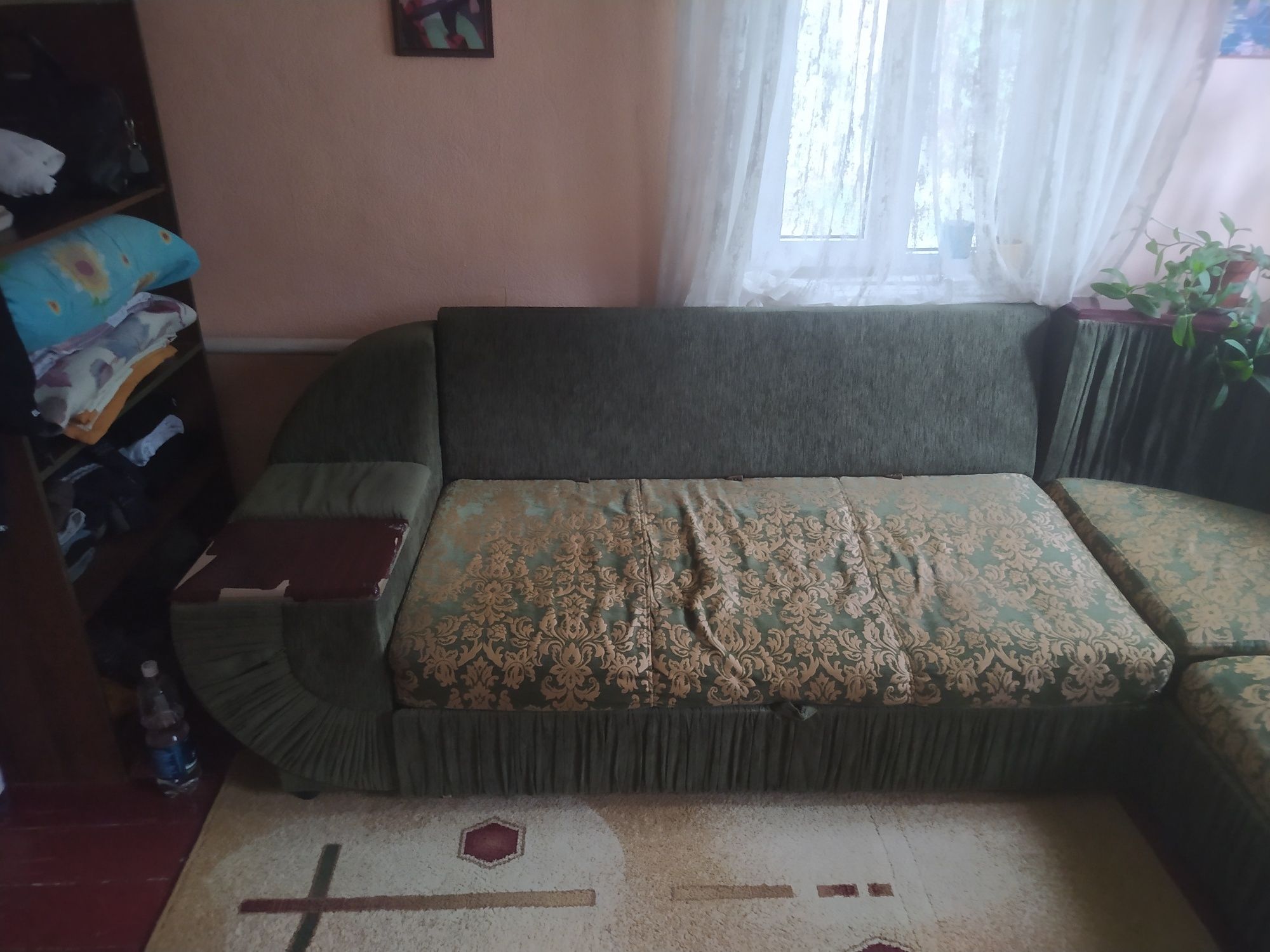 Продам диван угловой