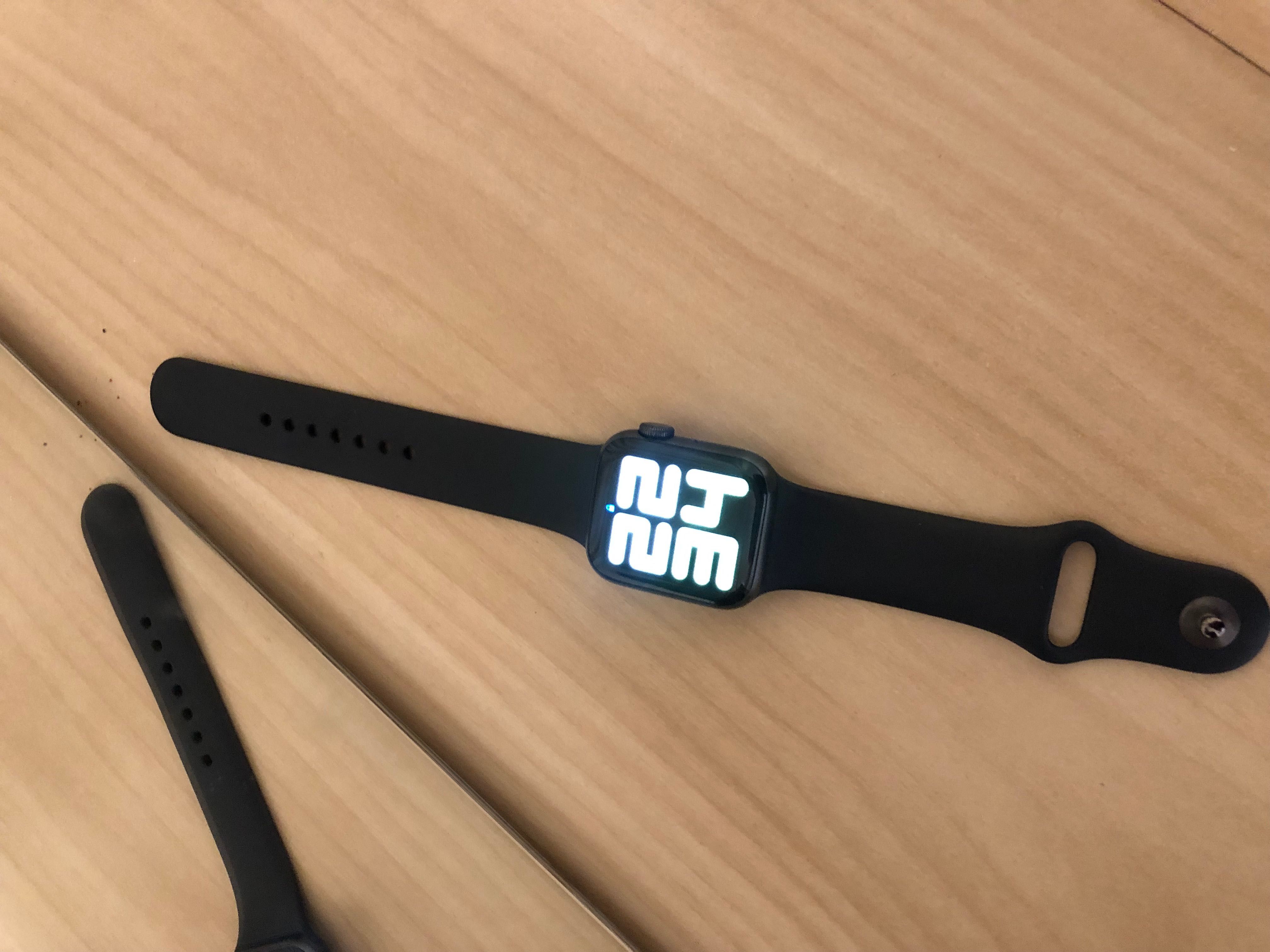 Apple Watch SE срочно