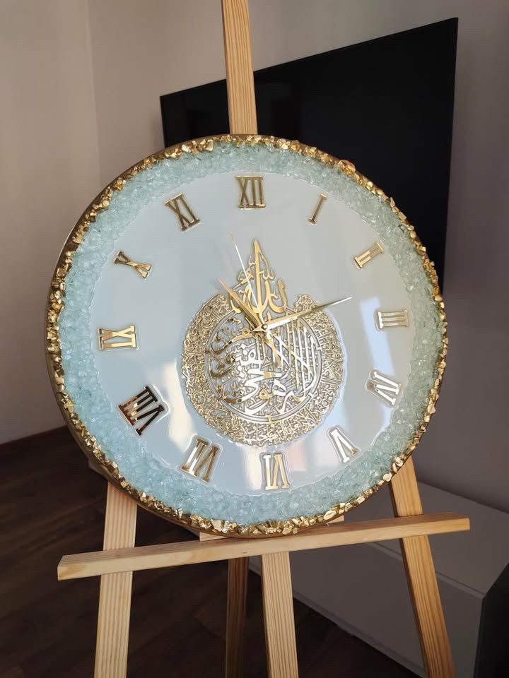 Продадим часы  с аятом