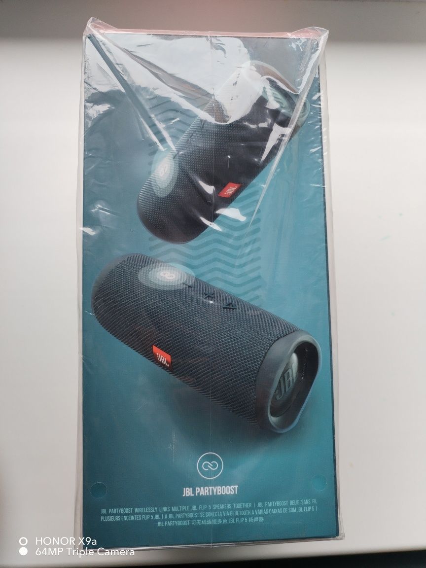 Продаются JBL FLIP 5 Новый в упоковке