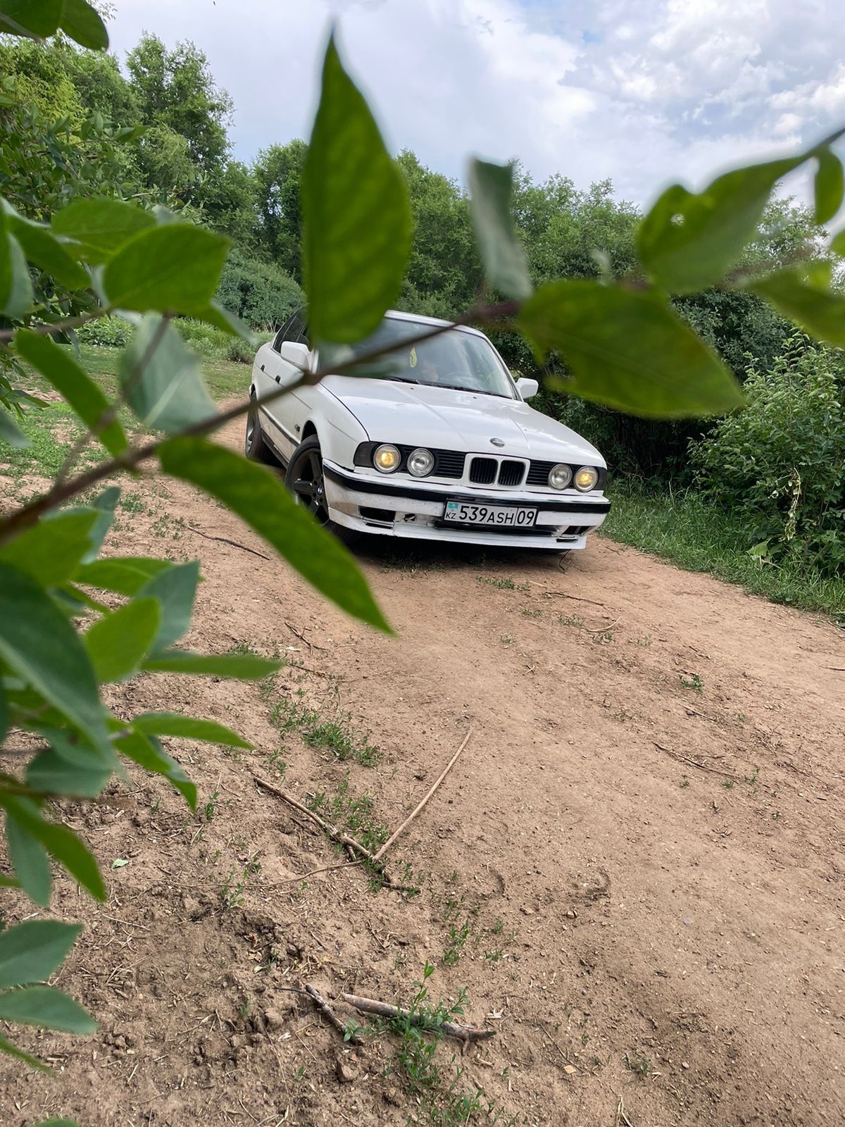 В продаже БМВ е34