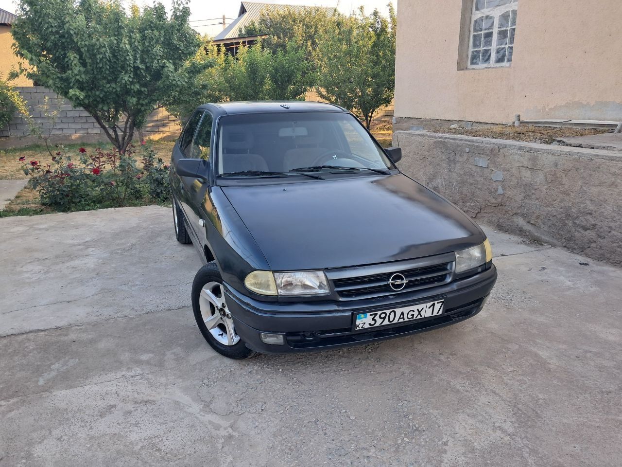Опель Астра автомат 1992
