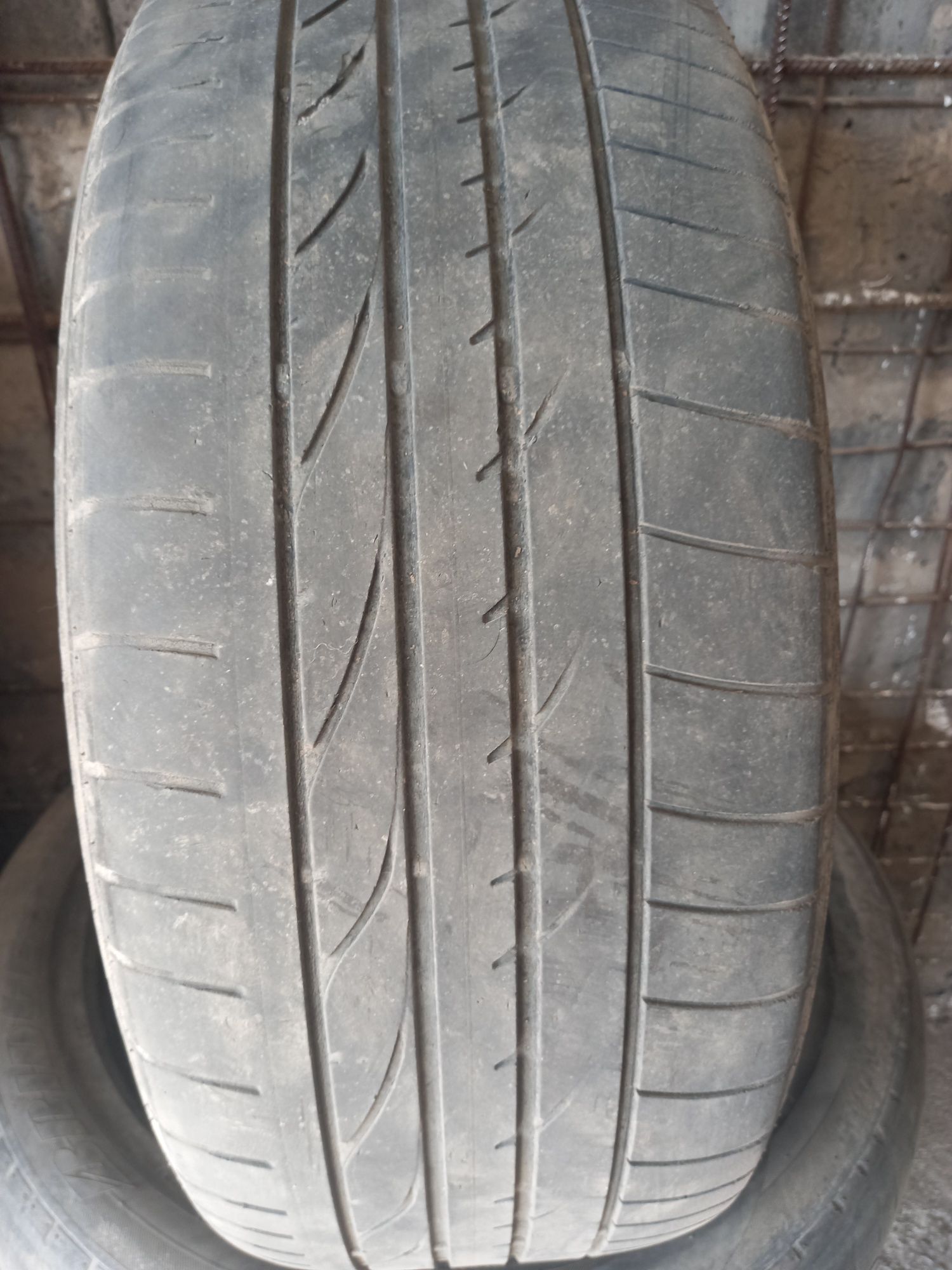 Продам шины 255/50/R20.