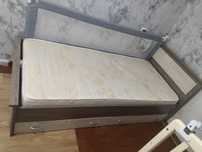 Продам односпальную кровать с раздвижными ящиками