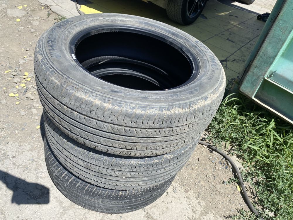 Продаю бу Шины Hankook летние на киа спортейдж