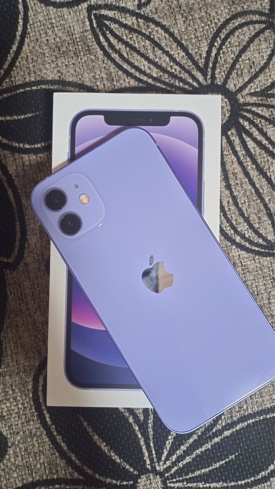 Продается Iphone 12